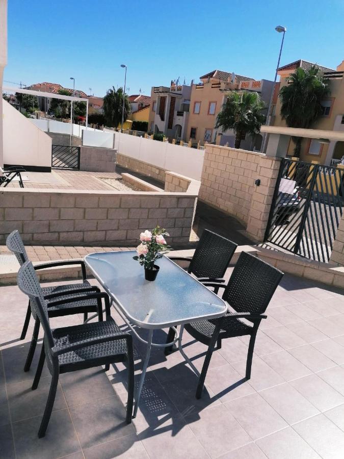 Bright Bungalow Oasis Beach La Zenia Orihuela Dış mekan fotoğraf